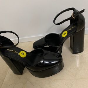 madden girl size 5 patten leather black